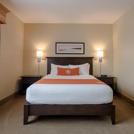 Amsterdam Inn & Suites ساسكس المظهر الخارجي الصورة