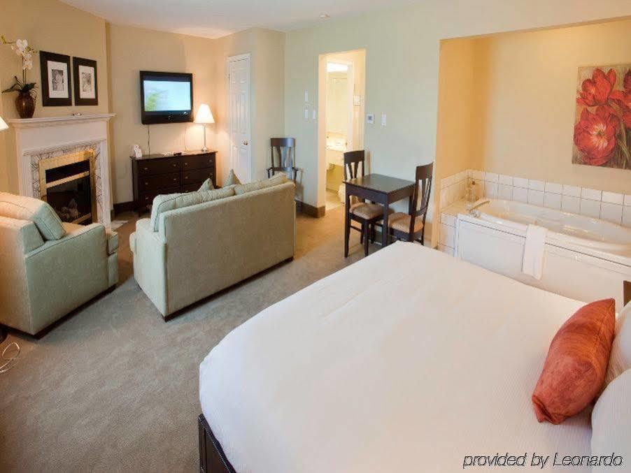 Amsterdam Inn & Suites ساسكس المظهر الخارجي الصورة